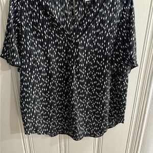 Black and White Geometric Pattern Top
